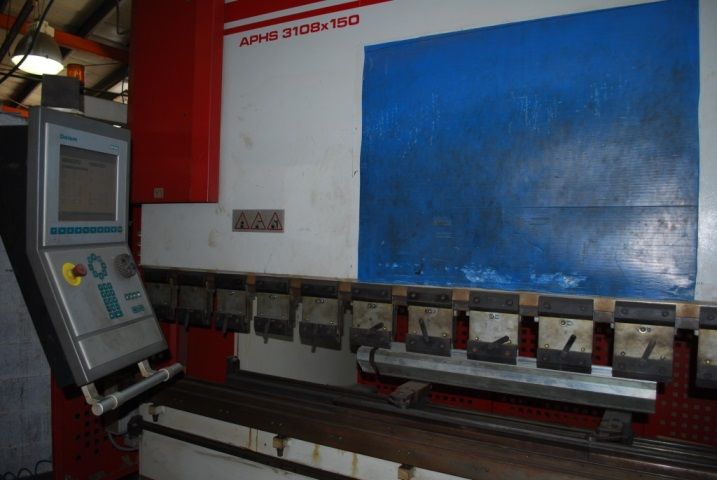 מכופפת CNC